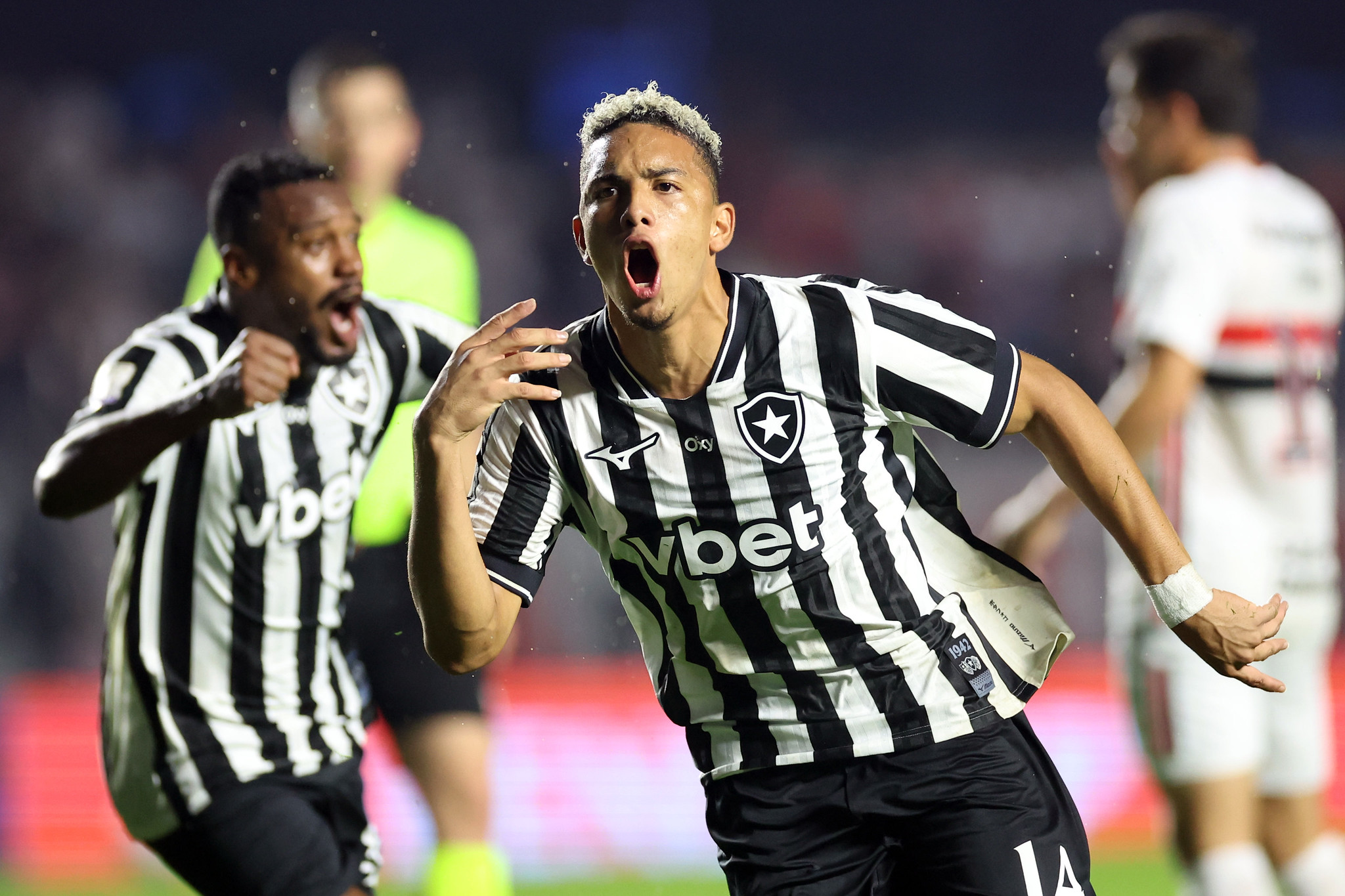 Jordan Barrera comemora gol pelo Botafogo contra o São Paulo no Morumbis.