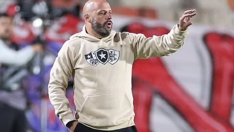 Capa de Após traulitada na Sula e derrota para o fraco Vitória, Botafogo demite Franclim