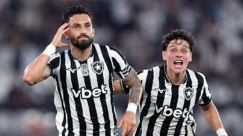 Capa de Golaço de Alex Telles não basta, e Botafogo tropeça contra o Fluminense